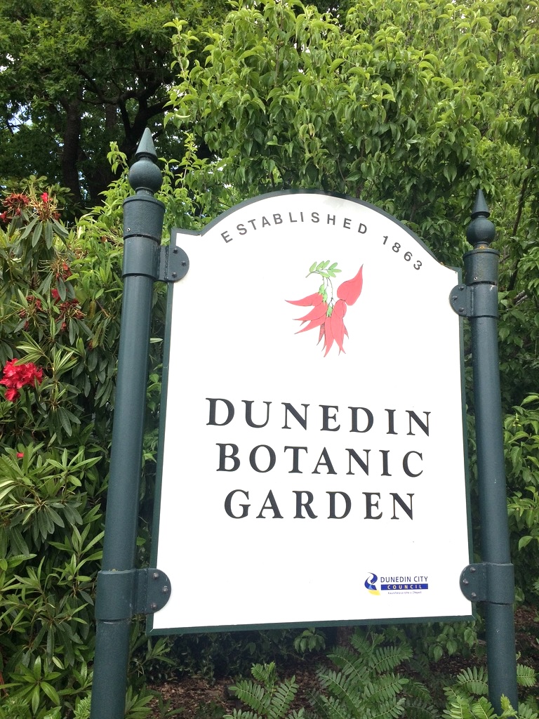 ニュージーランドダニーデン植物園の入り口の看板