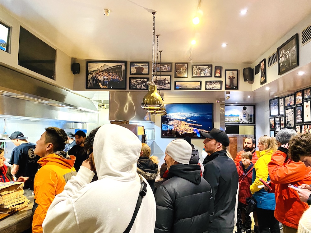 ファーグバーガーは並ぶ価値ある？